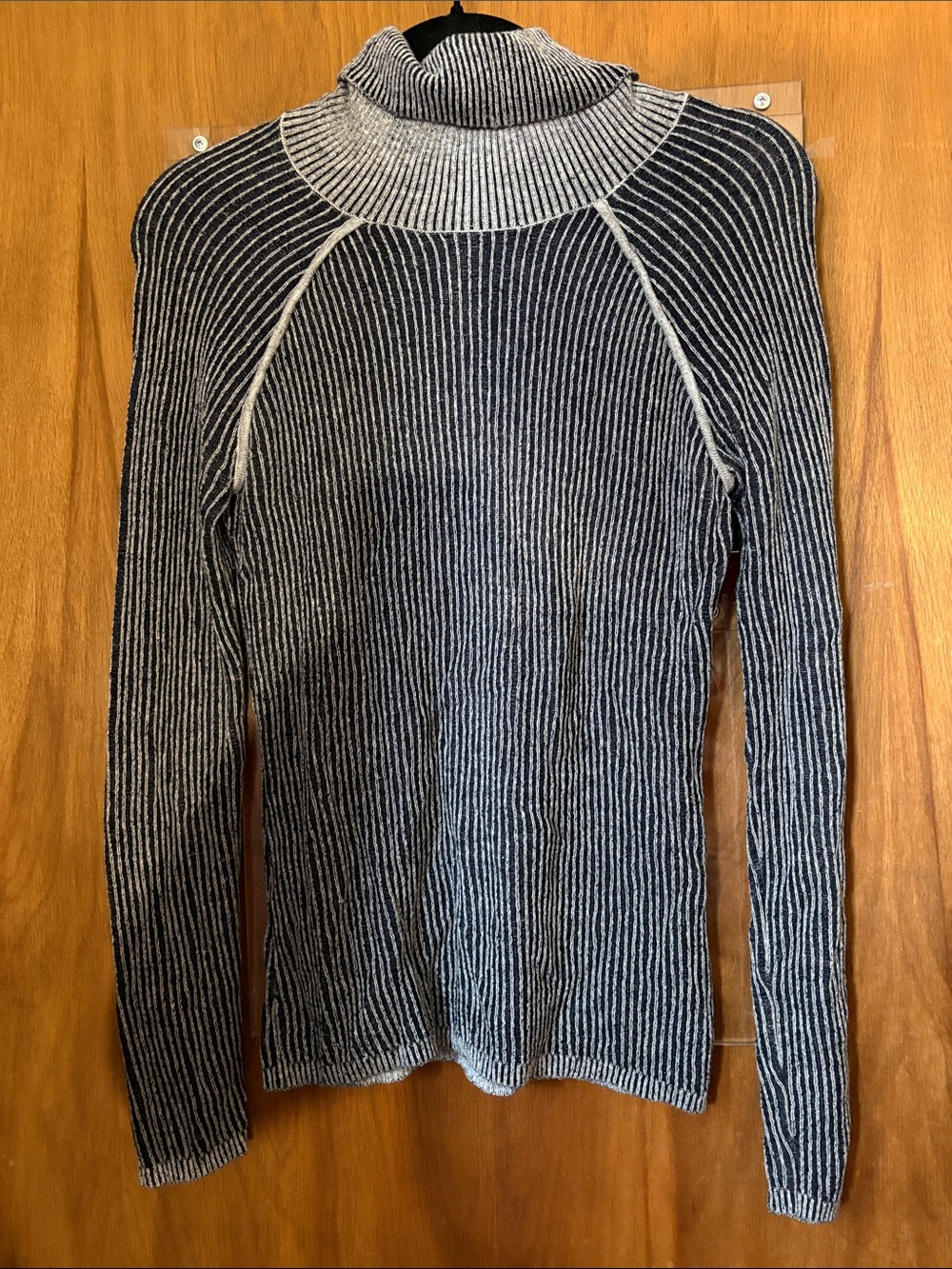 Abercrombie & Fitch Women's Gray and Black Ribbed Turtleneck Sweater